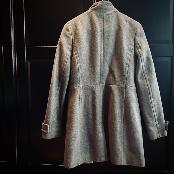 Stunning and sophisticated Banana Republic fall coat - Picture 6 of 9
